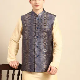 Anouk Men Cream-Coloured Solid Straight Sustainable Kurta Pyjamas & Woven Nehru Jacket-image-26