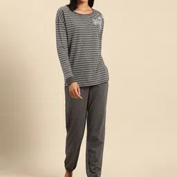 Triumph Lounge Me 10 X Long Sleeve Soft Sustainable Pyjama Set-image-27