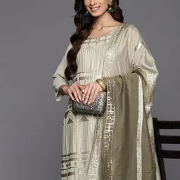 Varanga Embroidered Regular Sequinned Kurta With Palazzos & Dupatta-6