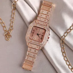 HAUTE SAUCE by  Campus Sutra Women Embellished Square Analogue Watch AWH23_HSWC1094-37