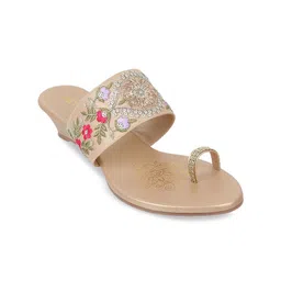 Metro Ethnic Embellished One Toe Wedges-39