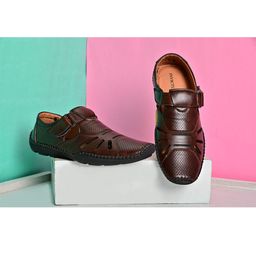 INVICTUS Men Brown Perforated Shoe-Style Sandals-image-19