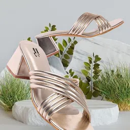 TWIN TOES Gold-Toned Party Block Sandals-49