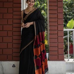 Aldwych Solid Zari Banarasi Saree-4