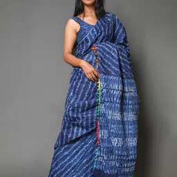 NIKHILAM Leheriya Printed Gotta Patti Mulmul Cotton Block Print Saree image 2