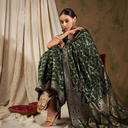 Sangria Woven Design Zari Kanjeevaram Saree-picture-15