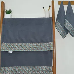 RANGOLI Grey & White 4 Pieces Pure Cotton 550 GSM Towel Set-7