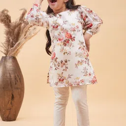 VASTRAMAY Girls Floral Printed Gotta Patti Straight Kurta with Trousers-picture-55
