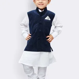 VASTRAMAY Boys Mandarin Collar Jacquard Cotton Straight Kurta With Pyjama & Nehru jacket-image-36