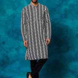 VASTRAMAY Paisley Embroidered Mandarin Collar Chikankari Pure Cotton Kurta With Pyjamas-image-57