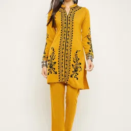 Zigo Embroidered Knitted Mandarin Collar Tunic With Trousers-image-68