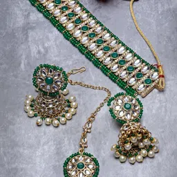 Sukkhi Gold-Plated Kundan-Studded & Pearl Beaded Choker Ethnic Necklace Jewellery Set image 2