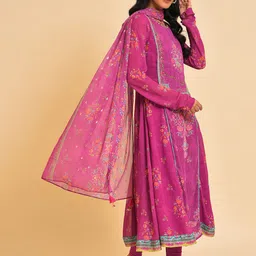WISHFUL Pink Floral Printed Sequinned Kurta With Dupatta image 4