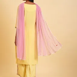 W Floral Embroidered Thread Work Regular Kurta With Palazzos & Dupatta image 4
