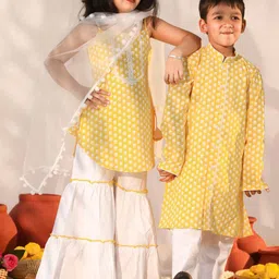 VASTRAMAY Boys Floral Printed Mandarin Collar Kurta With Trousers-43