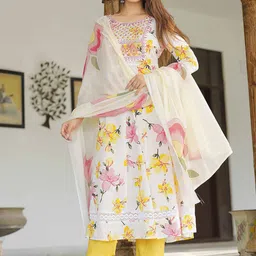 SINGNI Women Floral Printed Regular Kurta with Trousers & With Dupatta-1