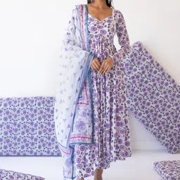 PINK CACTII Sweetheart Neck Floral Printed Empire Cotton Kurta with Trouser & Dupatta-28