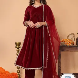 HERE&NOW V-Neck Thread Work Pleated Velvet Kurta with Trousers & Dupatta-picture-50