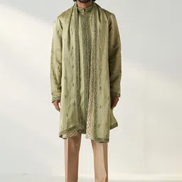 STUDIO BAGECHAA Men Floral Embroidered Regular Thread Work Chanderi Silk Kurta with Trousers & With Dupatta-13