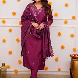 Mesqlu Floral Embroidered V-Neck Straight Kurta with Trousers And Dupatta-picture-26