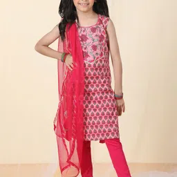 Kinder Kids Girls Floral Printed Straight Pure Cotton Kurta-picture-27