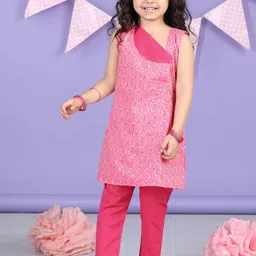 Sangria Girls Floral Printed Sleeveless Pure Cotton Kurta With Trousers-picture-44