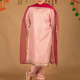 HERE&NOW Girls Pink & Gold-Toned Gotta Patti Kurta with Trouser & Dupatta-picture-26