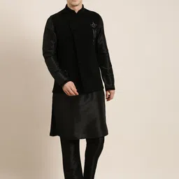 TheEthnic.Co Mandarin Collar Regular Kurta & Pyjama With Nehru Jacket-image-5
