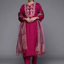 Varanga Women Floral Embroidered Kurta with Trousers & Dupatta-45