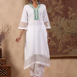 Rain & Rainbow Floral Yoke Design Thread Work Kurta With Trousers-picture-53