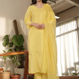 OneWe Sanam Sweetheart Neck Pure Cotton Kurta With Trousers & Dupatta-picture-44