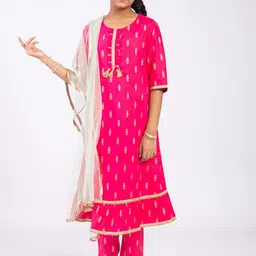 HERE&NOW Girls Pink & Gold-Toned Floral Printed Gotta Patti Kurta with Trousers & Dupatta-image-53