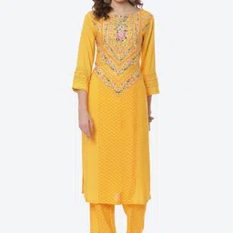 Rangriti Women Yellow Chevron Printed Kurta with Palazzos-48