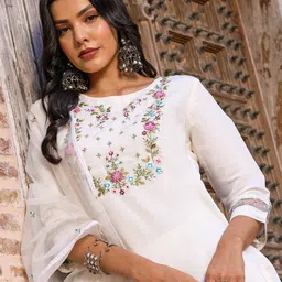 KALINI Embroidered Regular Chanderi Silk Kurta with Trousers & Dupatta image 5
