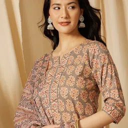 Ginni Arora Label Notch Neck Ethnic Printed Pure Cotton Kurta with Trouser & Dupatta-26