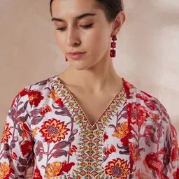 all about you Floral Printed Regular Sequinned Embroidered Kurta With Trousers & Dupatta image 2