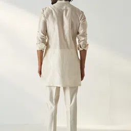 STUDIO BAGECHAA Men Ethnic Motifs Embroidered Regular Thread Work Kurta with Trousers image 4