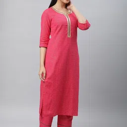 AURELIA Checked Sequinned Kurta With Trousers & Dupatta image 3