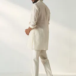 STUDIO BAGECHAA Men Ethnic Motifs Embroidered Regular Thread Work Kurta with Trousers image 2