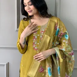 Siya Fashion Floral Thread Work Round Neck Straight Kurta with Trousers and Dupatta image 5
