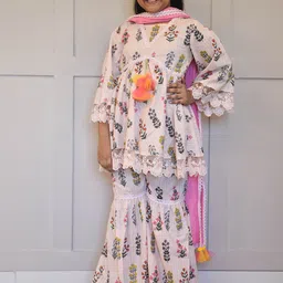 Fayon Kids Girls Floral Printed Regular Pure Cotton Kurta with Sharara & With Dupatta-image-41