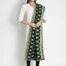 Moda Chales Ethnic Motifs Embroidered Zari Velvet Shawl image 3