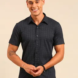 Joven Printed Spread Collar Cotton Opaque Casual Shirt-image-15