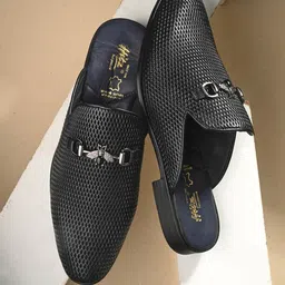Hitz Men Textured Buckle Detail Leather Mules-image-20