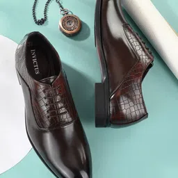 INVICTUS Men Brown Textured Leather Lace Up Oxfords-image-38