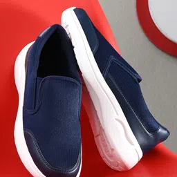 The Roadster Lifestyle Co. Men Navy Blue And White Air Max Technology Training Shoes-picture-0