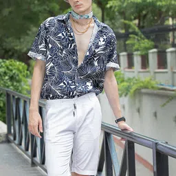 HIGHLANDER Men White Solid Slim Fit Regular Shorts-picture-10