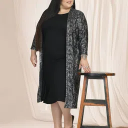wild U Plus Size Abstract Printed Longline Open Front Shrug image 5
