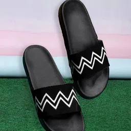 Pampy Angel Men Printed Rubber Sliders-image-4