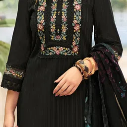 Indo Era Women Floral Regular Thread Work Linen Kurta with Trousers & With Dupatta image 4